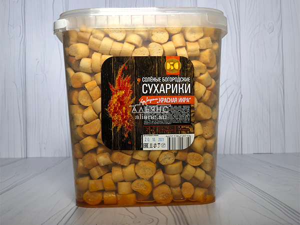 Сухарики с красной икрой в Дербенте